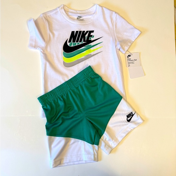 Nike Other - "SOLD" Nike Kids Matching Set in White and Green Printed in size 4T.
